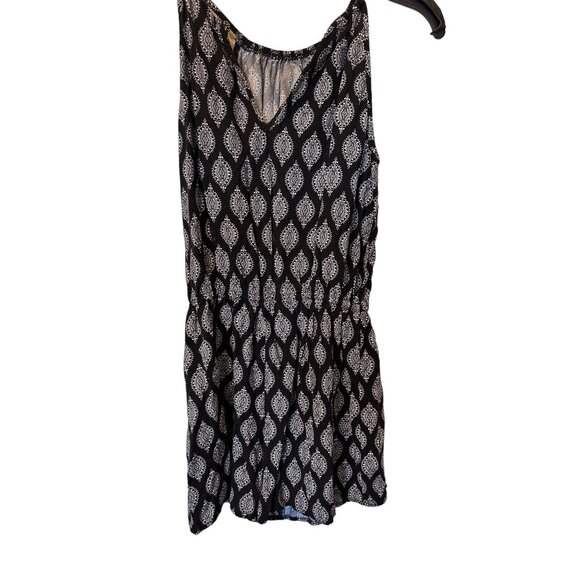 🌸3/$15🌸Black and White Boho Romper V-Neck Sz Small - Picture 1 of 8